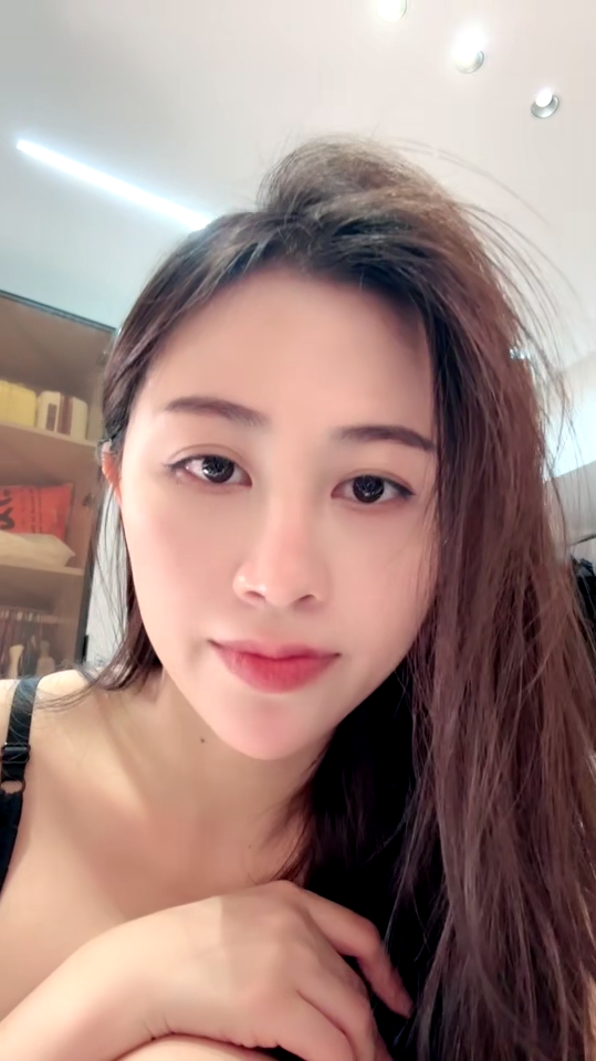 D罩杯美乳御姐！【D杯七七】大奶超漂亮极品身材姐姐 好大好圆的美乳 蜜臀臀 道具自慰