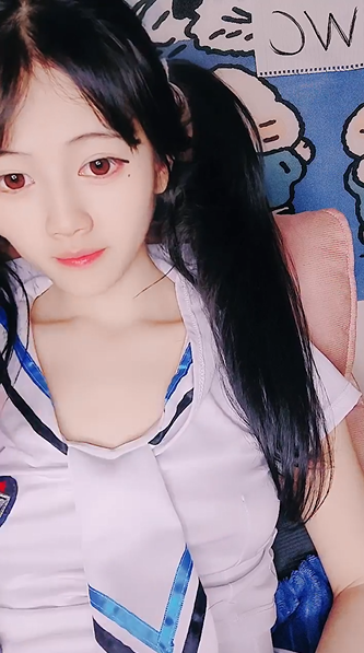 【小小的小朋友】邻家小妹妹! 裸舞自慰~狂撸中4v