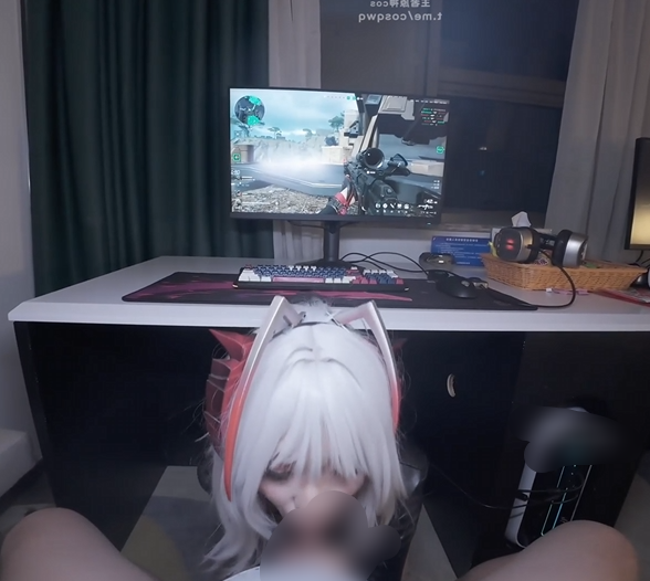 KiwiBear麦小鼠的「私人任务」,拯救沉迷游戏的处男阿宅,高冷的麦小鼠吮吸着阿宅的肉棒,一脸不屑的看着他