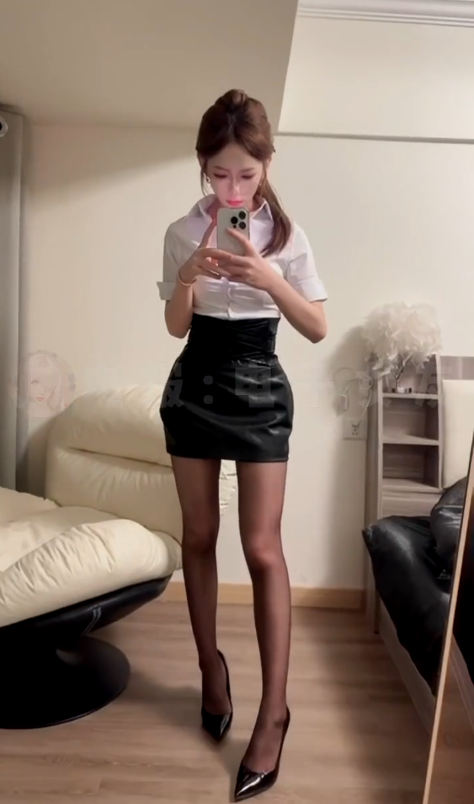 冯宝宝 黑丝ol 【1V 164MB】