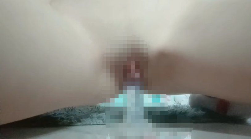 qq私人订制 不知名小萝莉居家自慰 【8P 17V 300MB】