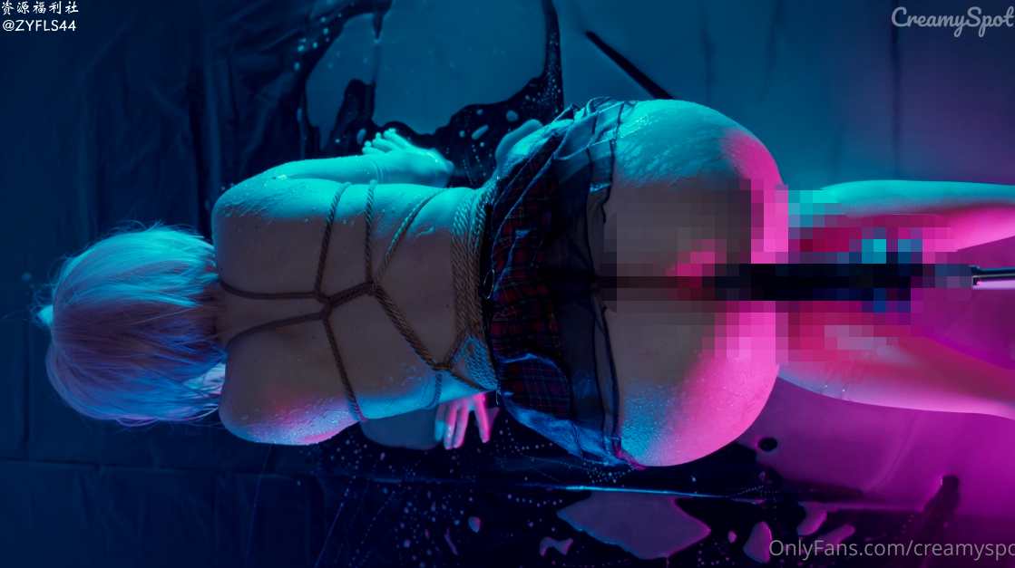 欧美炮机自慰博主【CreamySpot】美丽少女被操出一地白浆 【1V 1.1GB】