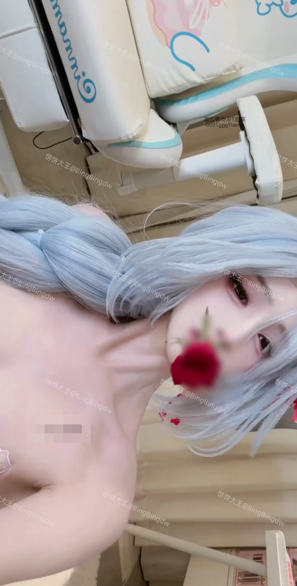 饼饼大王 昭昭 申鹤模拟足交 【4V 740MB】