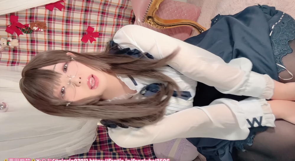 riorio0701 巨乳眼镜黑丝 射一脸【1V 1.05GB】