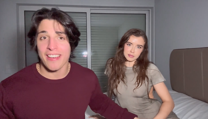 把女孩当肉便器的阿拉伯帅逼暴躁肌肉桩机【Gattouz0】最新作品，嘴屁眼阴道，我开通了她的三个通道