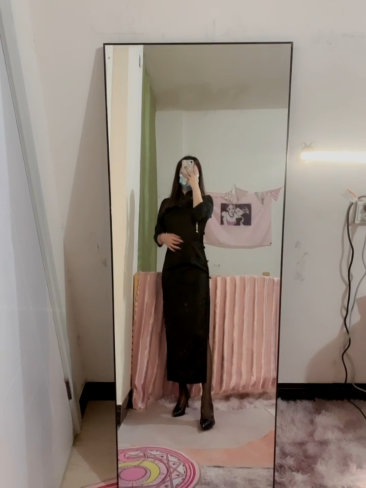 纸砚 旗袍黑丝高跟自慰 【1V 414MB】