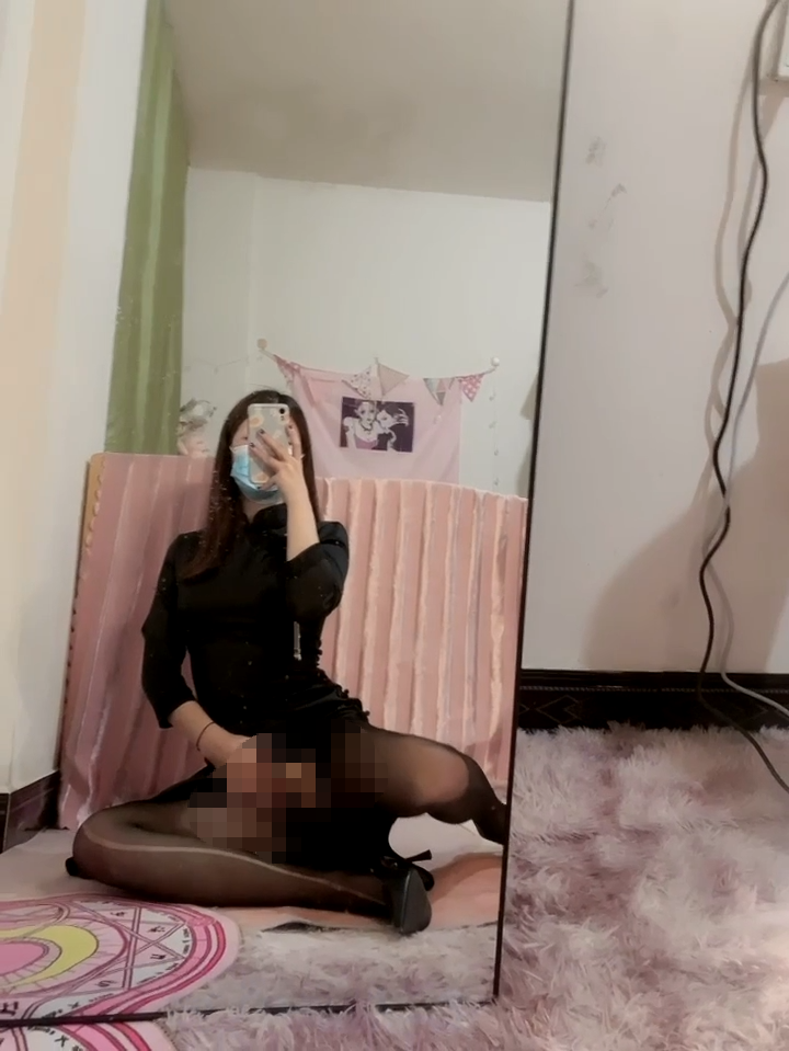 纸砚 旗袍黑丝高跟自慰 【1V 414MB】