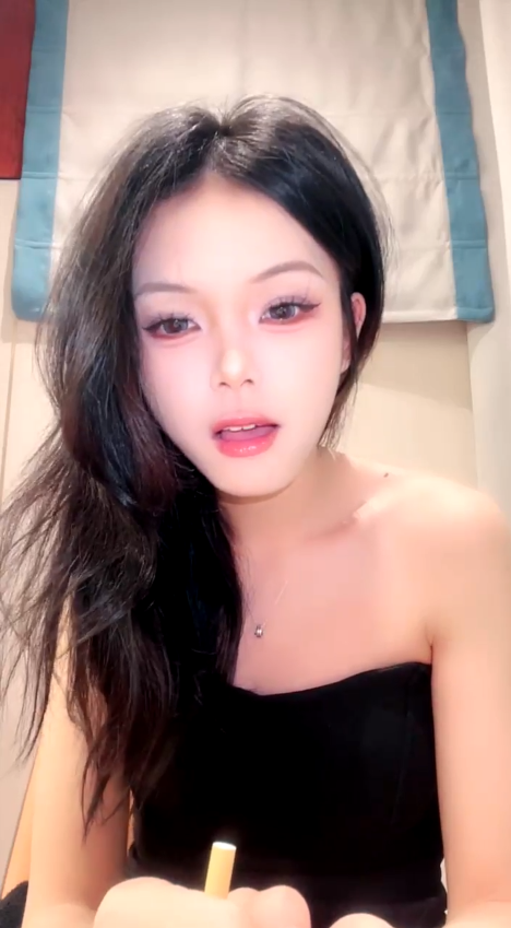 神似明星章若楠简直美呆【兜兜】对镜扇耳光吐舌头搔首弄姿特写粉穴骚水泛滥太欠干了真是反差至极骚死了5v