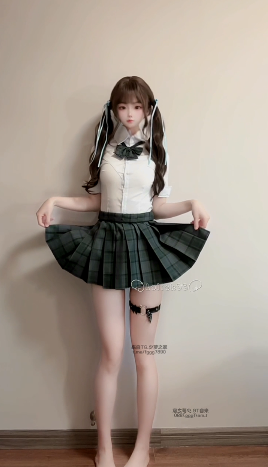 软酱 1314门槛露脸新更双马尾jk制服自慰 【1V 588MB】